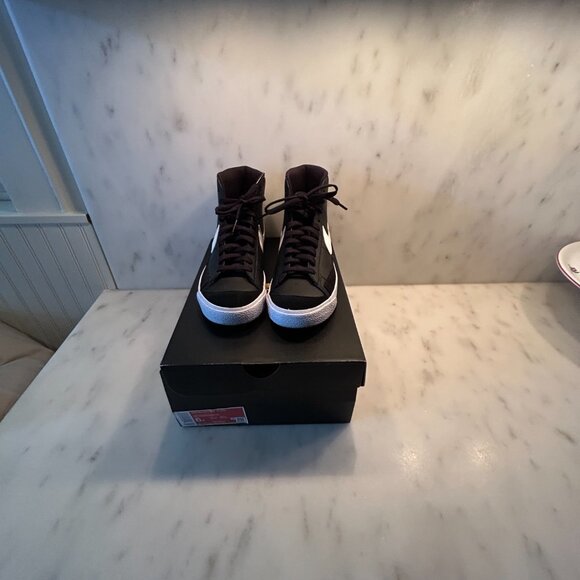 NIB Nike Blazer Mid '77 Black High Tops Big Kids' Shoes 6Y - Picture 2 of 6